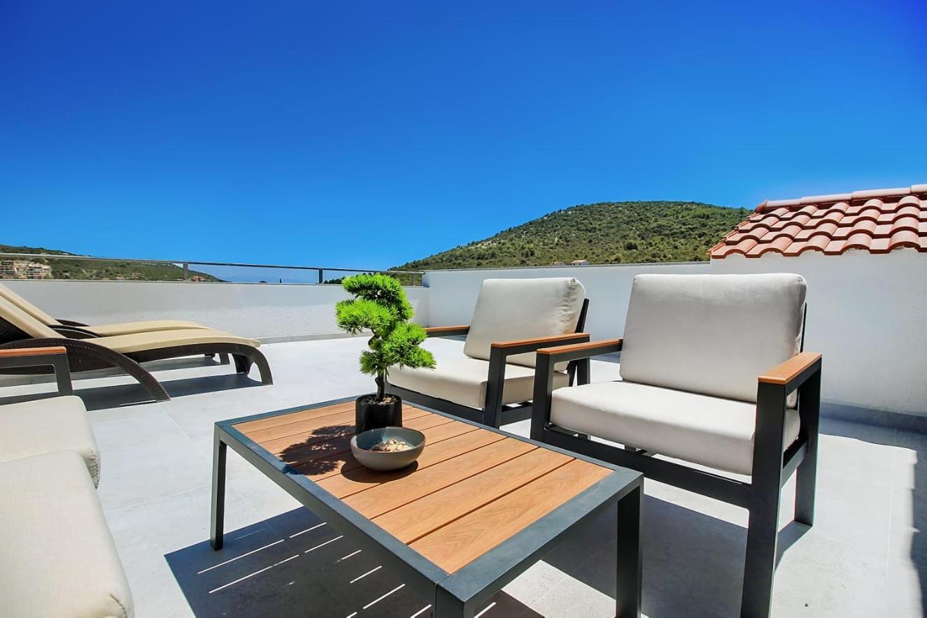 Villa Dalmatian Child With Swimming Pool, Close To The Beach Vinisce Ngoại thất bức ảnh